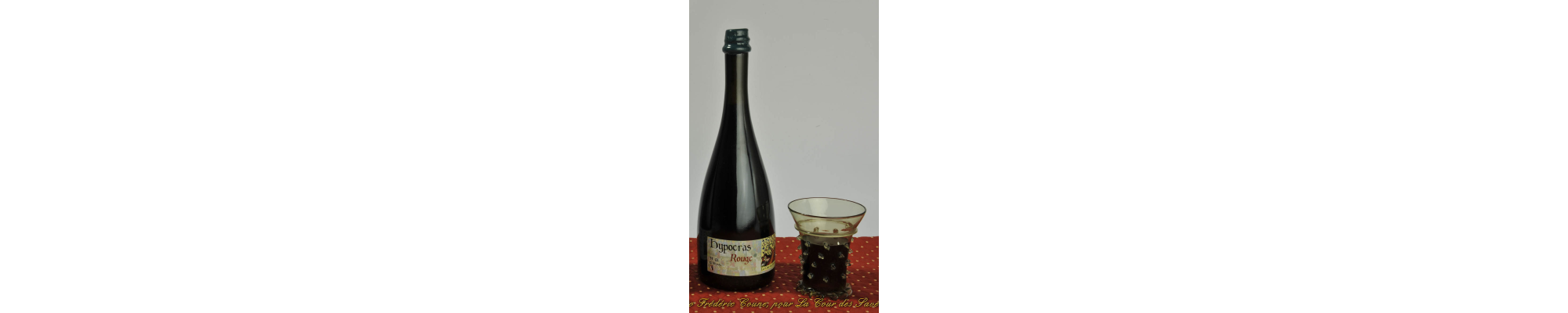 Boissons Médiévales Artisanales : Hydromel, Hypocras & Vins | La Cour des Saveurs